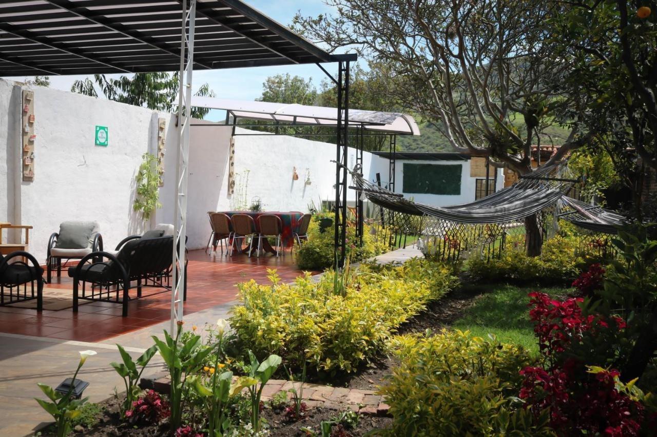 La Huerta Hotel Jiguales Bagian luar foto